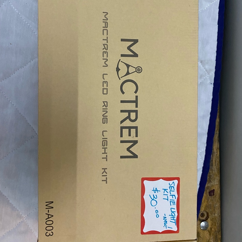 Selfie ring light - new in box, never used